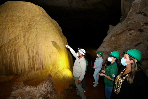 Turismo respalda la reapertura próxima de Las Cavernas de Camuy con acuerdo y donación a Recursos Naturales