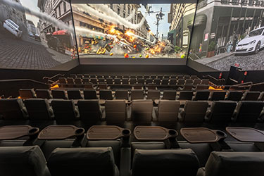 Jeep y Caribbean Cinemas crean alianza para lanzar la sala Screen X