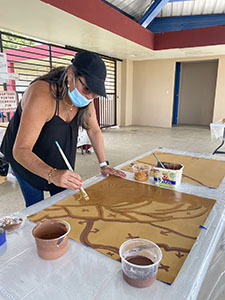 Colectiva Moriviví instala mural “Realidades Feministas” en Caguas