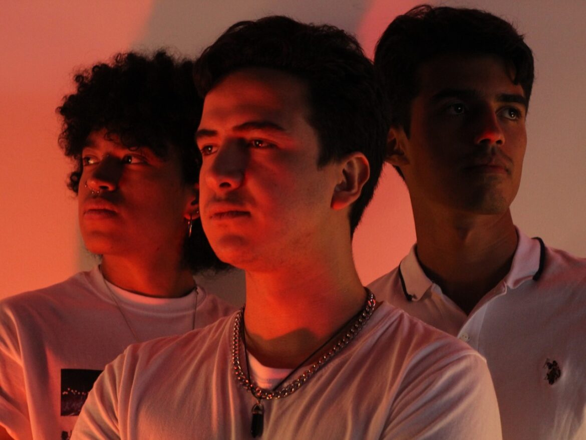 La banda de indie rock colombiana Clima Lokal presenta ‘Vienes y vas’ y ‘Otoño’