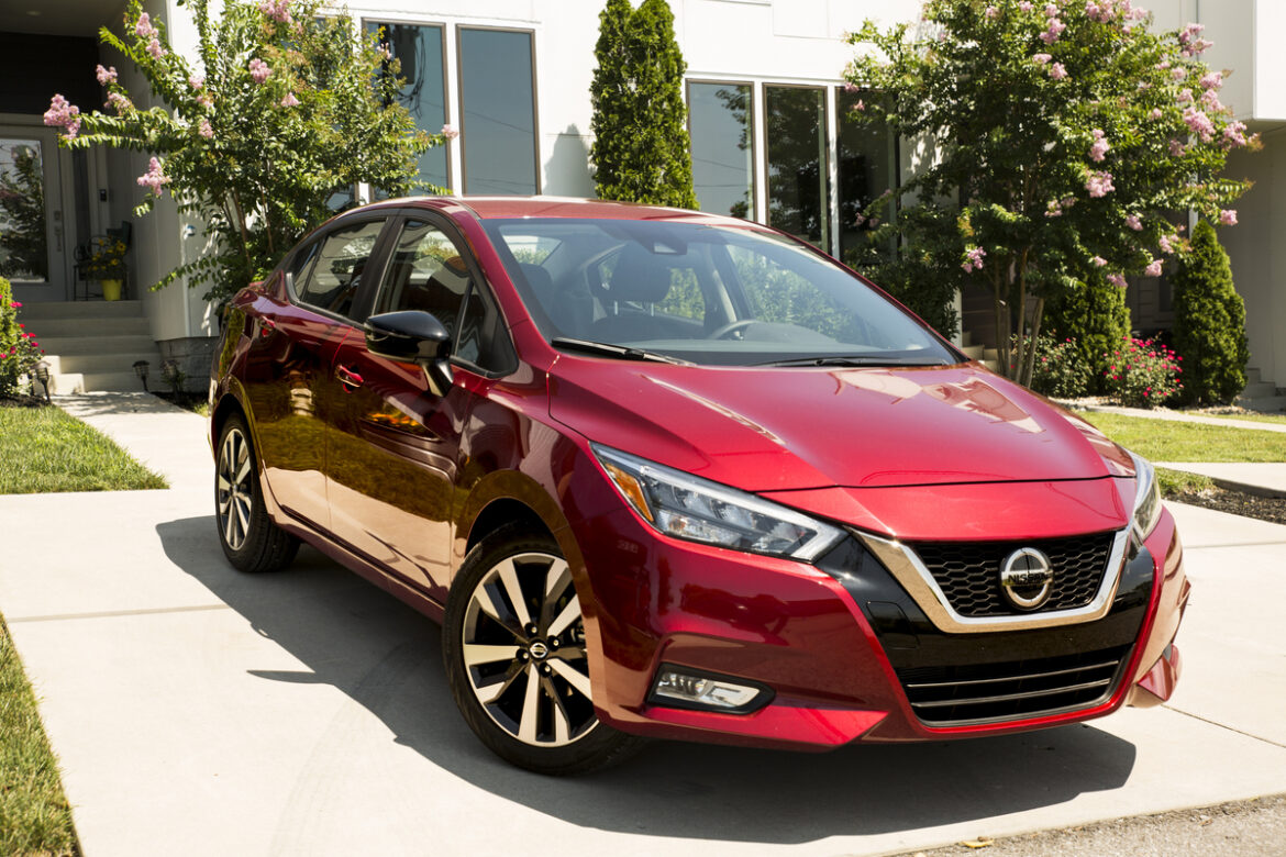 Nissan Versa es nombrado como “Mejor vehículo subcompacto del año por su valor”