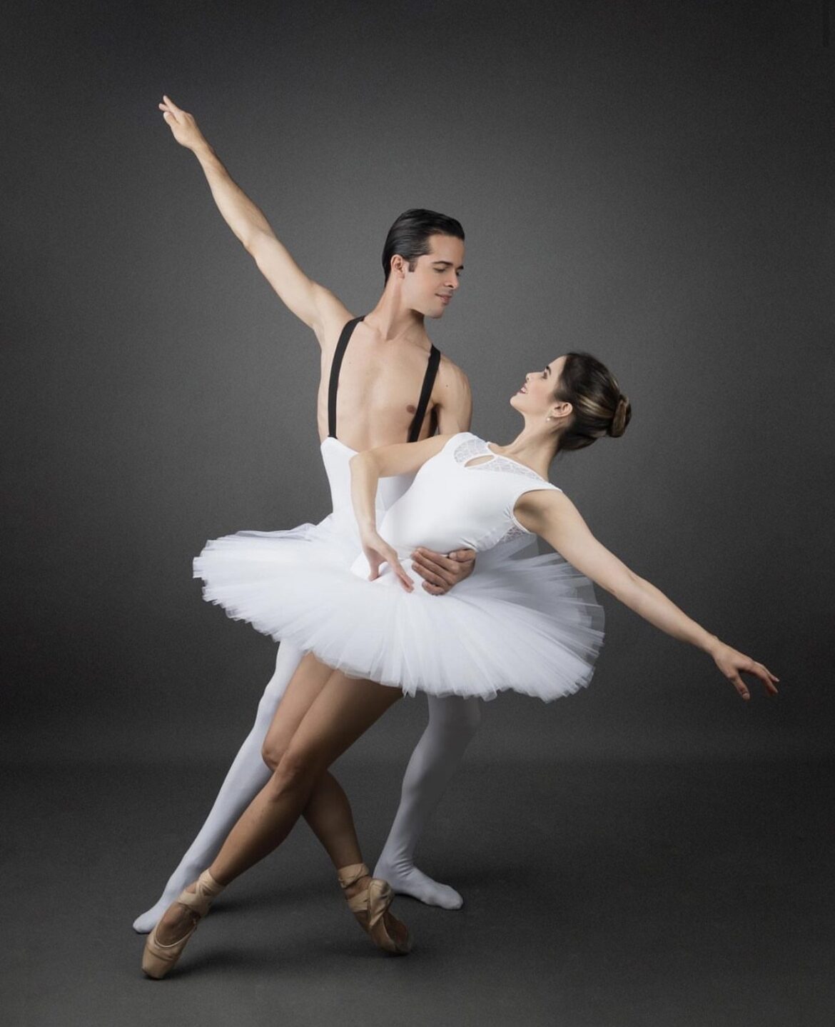 Ballet Capital Oeste rinde tributo a pilar de la danza
