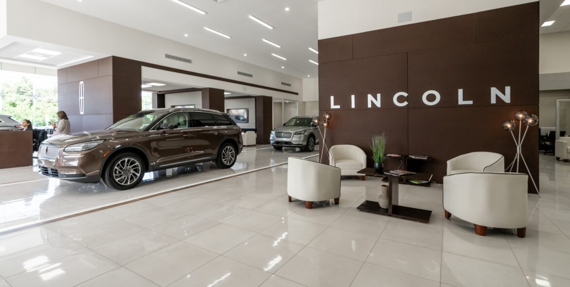 San Juan Lincoln estrena moderno concesionario para celebrar los 100 años de la prestigiosa marca de vehículos
