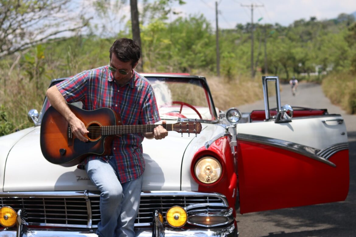 El cantautor irlandés Kevin Mc Caffrey lanza Punk Rockin’ Blues’