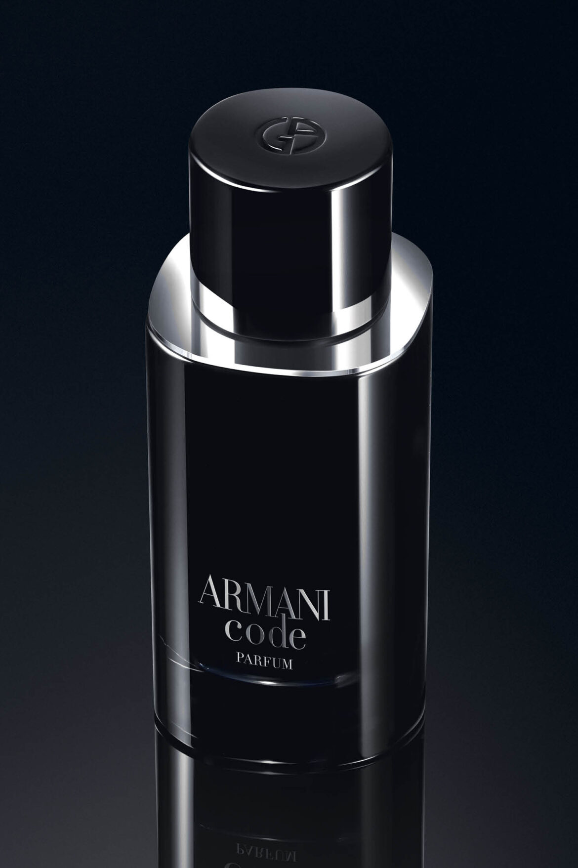 Giorgio Armani presenta el nuevo Armani Code Parfum