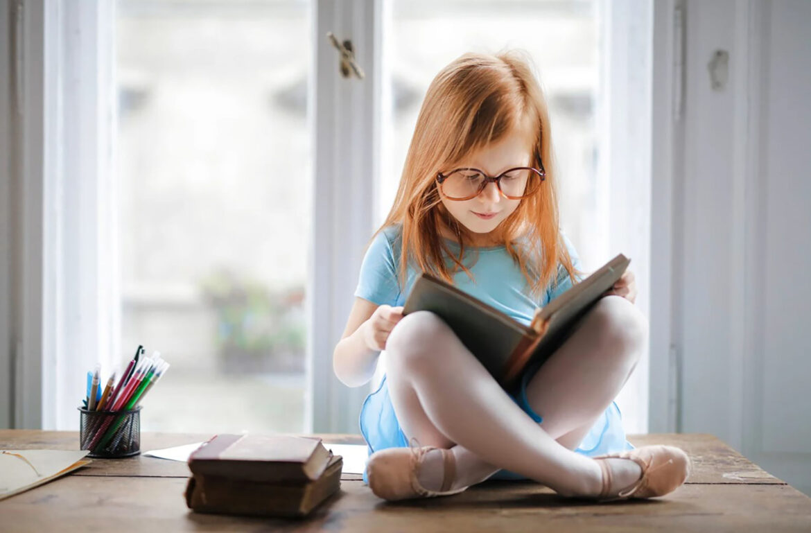 ¿Cómo ayudar en el hogar a los niños con rezago en lectura?