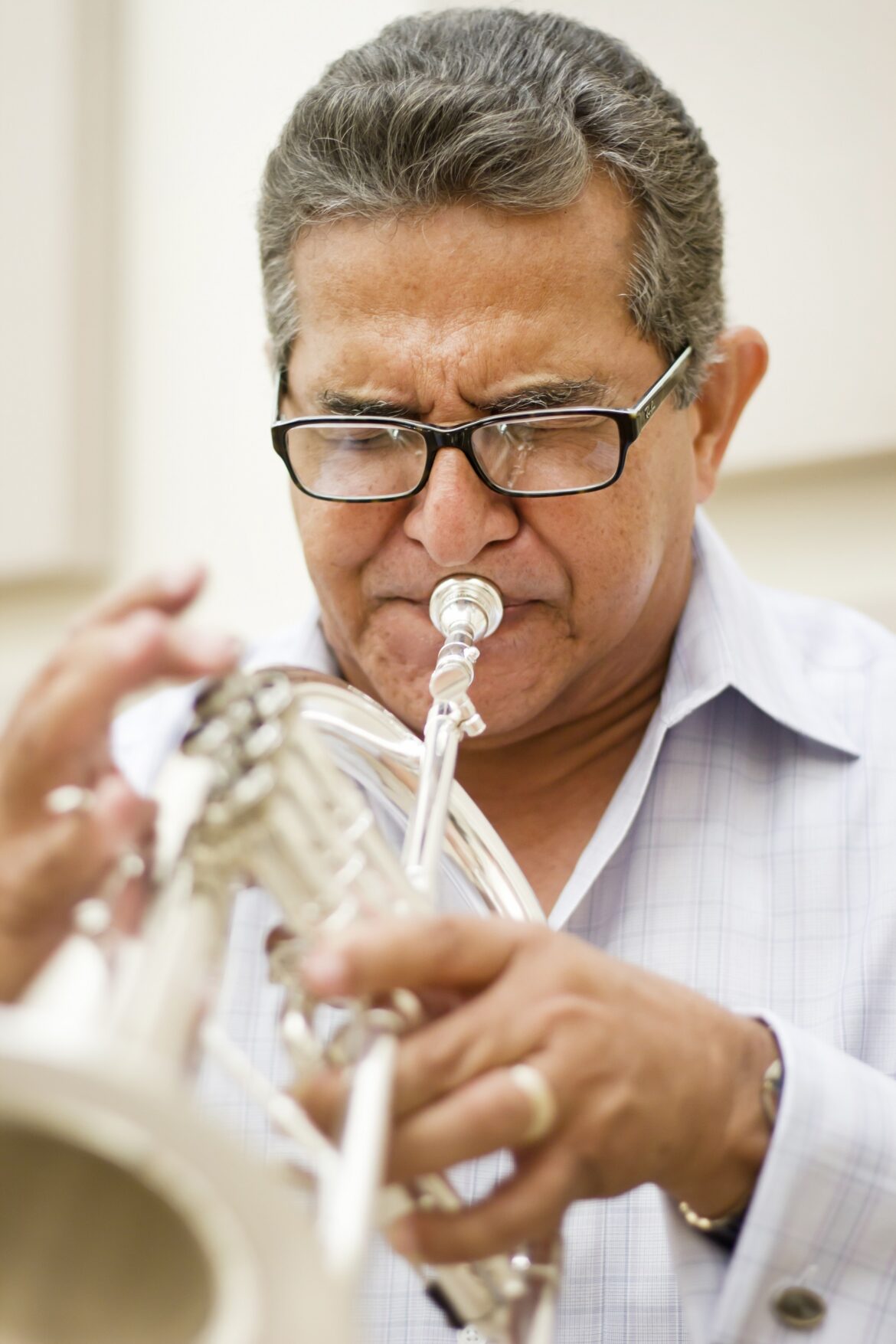 El trompetista, compositor y director Luis Perico Ortiz inicia audiciones de música para estudiantes