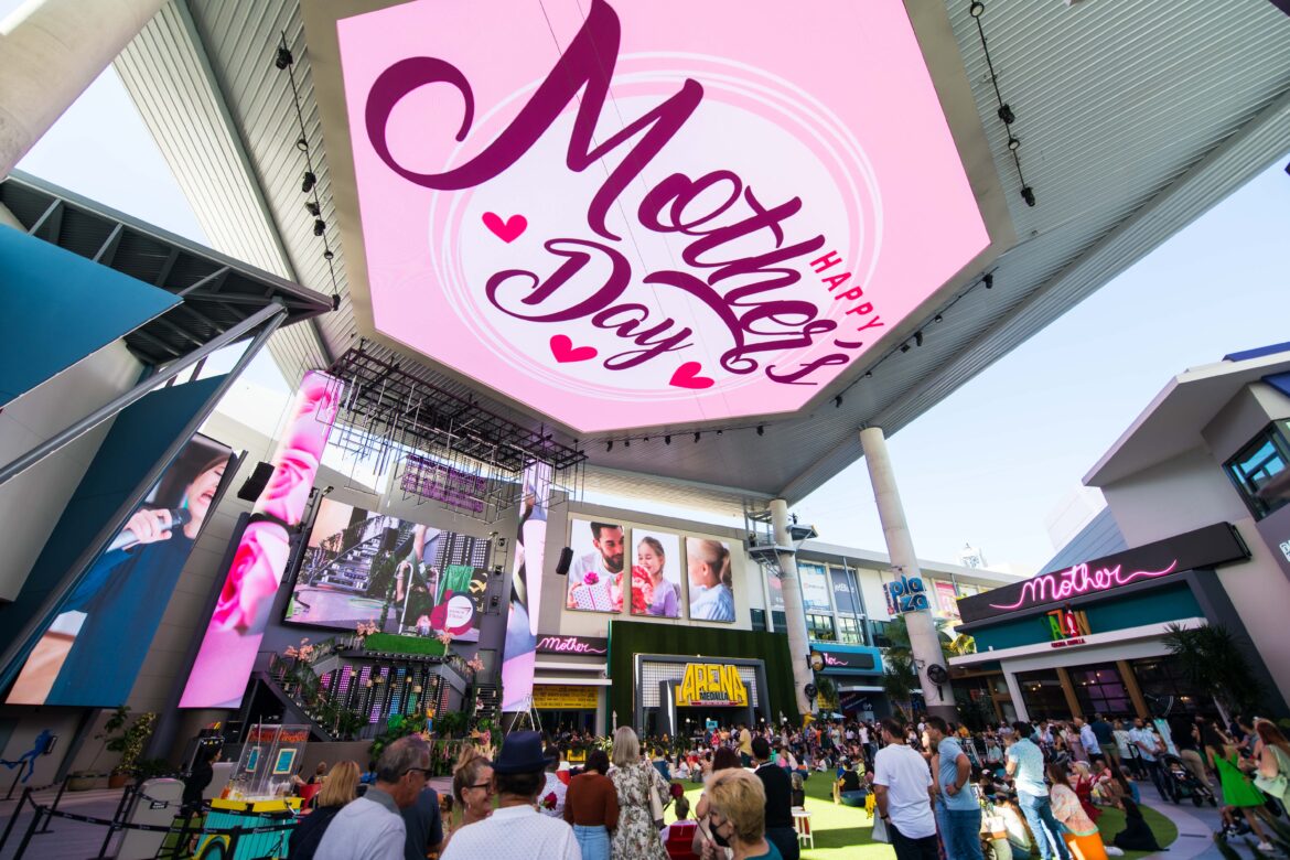“WE LOVE MOM”: una experiencia especial para celebrar a Mamá en Distrito T-Mobile