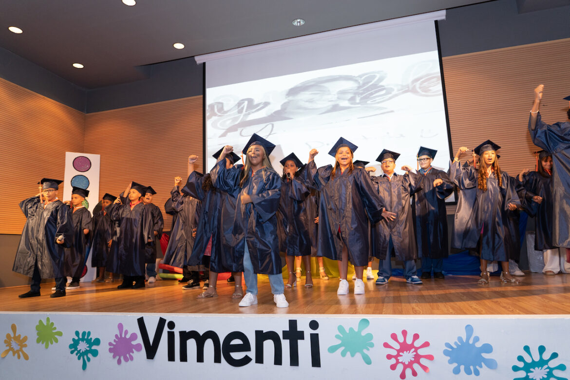 Vimenti promueve 58 estudiantes y a sus familias en su promoción de kínder y graduación de quinto grado