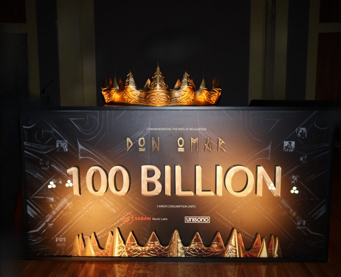 DON OMAR celebra 100 Mil Millones de unidades de consumo en su carrera musical y anuncia lanzamiento de “FOREVER KING”