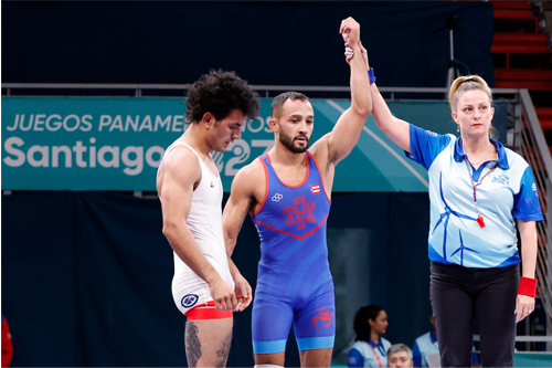 El luchador Darian Toi Cruz gana la medalla once para Puerto Rico