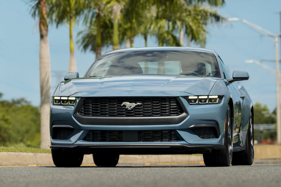 Nuevo punto de referencia para la calle y la pista: Ford Mustang Dark Horse