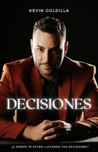 El cantante Kevin Kevin se estrena como autor con libro sobre experiencias personales “Decisiones” es el título de su primera publicación