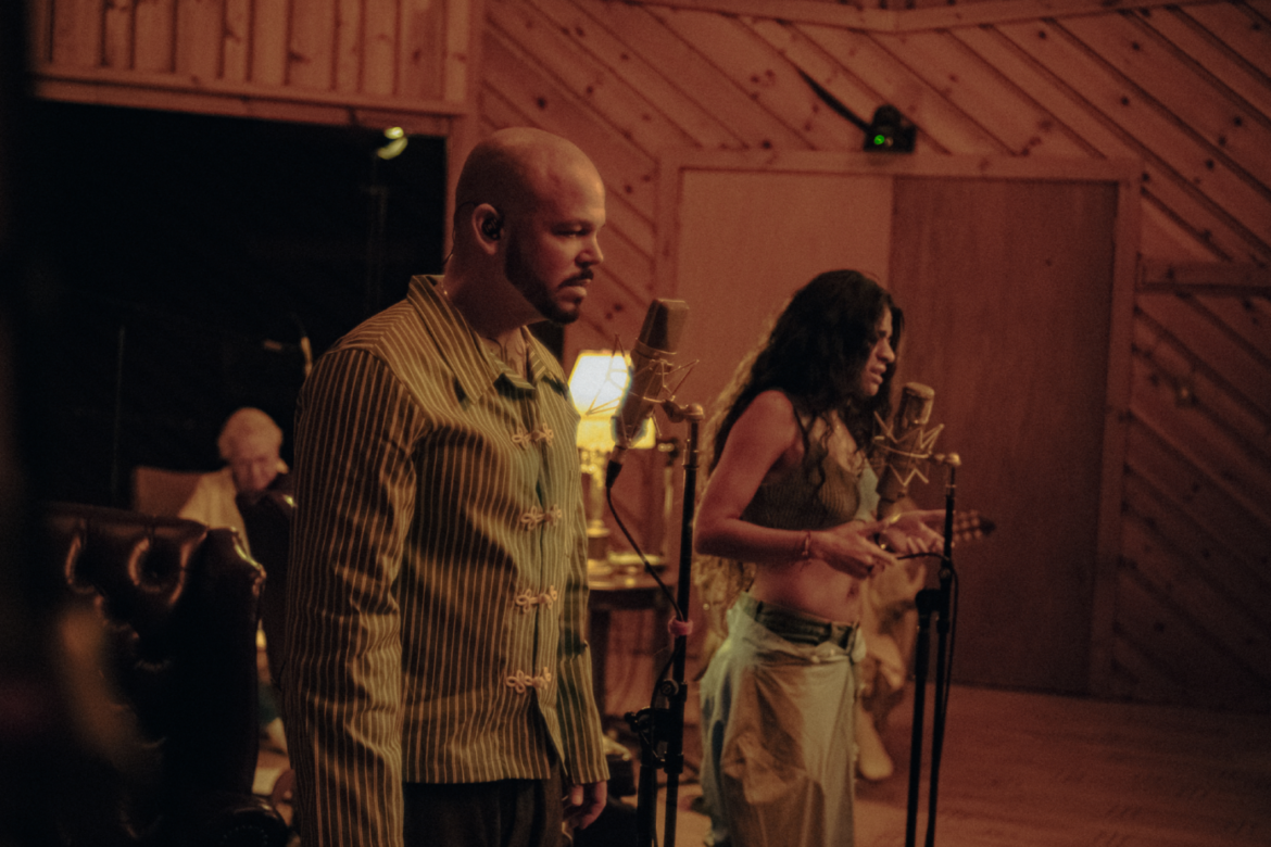 Residente y Jessie Reyez se unen en una sesión acústica y especial en “El Encuentro”