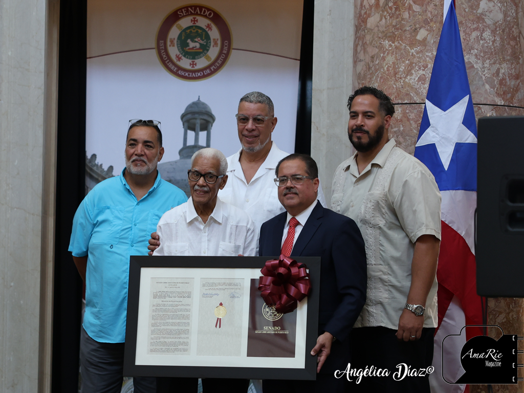 Miguel Ángel “Mike” Amadeo recibe reconocimiento por su trayectoria y apoyo a la música latinoamericana en el Senado de Puerto Rico