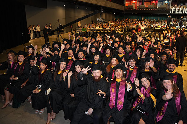 La Universidad del Sagrado Corazón gradúa a 938 estudiantes y confiere el doctorado honoris causa a Gloria Viscasillas Aponte