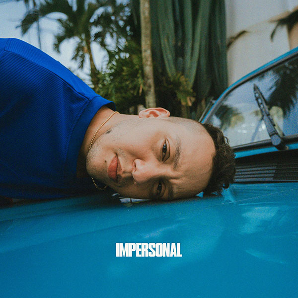 John Arango estrena ‘Impersonal’, una catarsis que cuestiona las normas sobre identidad, belleza y orientación sexual