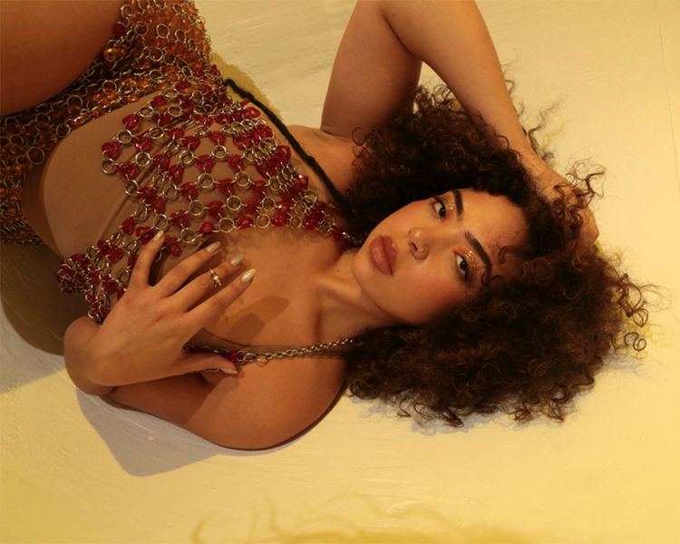 Paola Guanche lanza emotivo Homenaje a Celia Cruz con su Nuevo sencillo “Dueña del Universo”