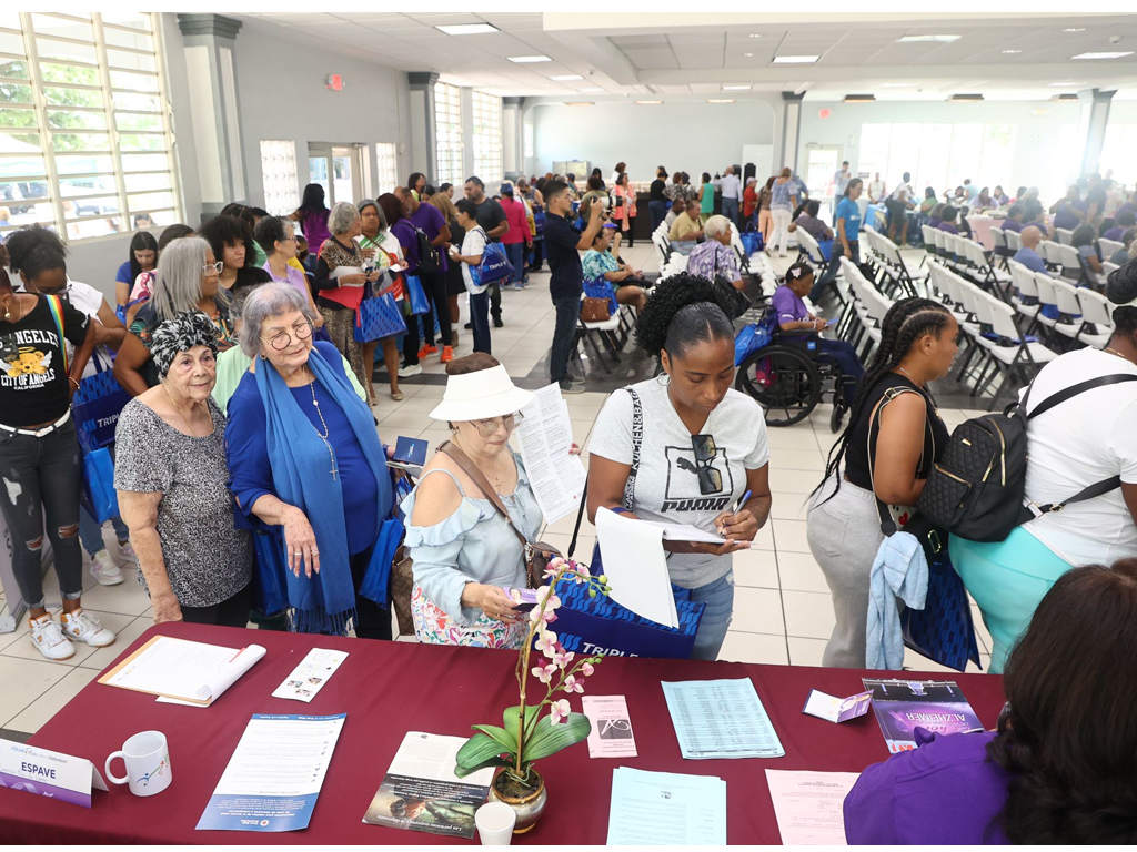 Tour Socializar es Saludable para adultos mayores