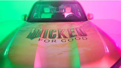 Desata tu Elphaba y Glinda interior: Lexus se contagia con la vibra de Wicked For Good