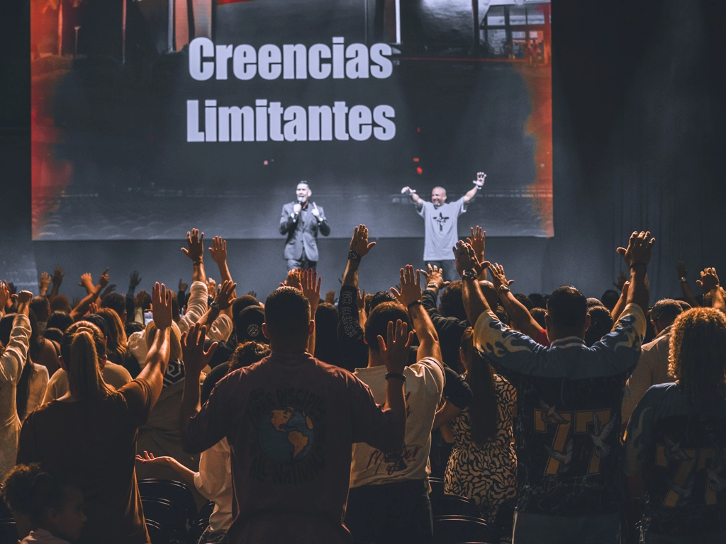 “Rompiendo Límites” conquista al público con un exitoso e inspirador evento en el Coca-Cola Music Hall