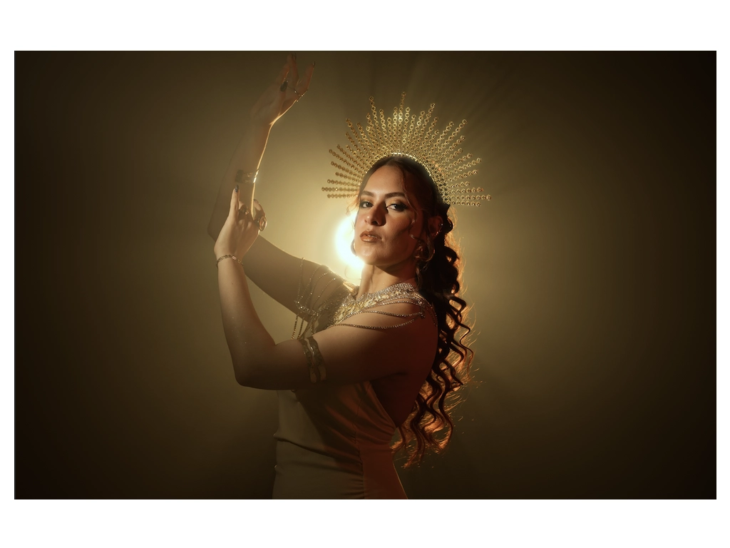 La cantautora puertorriqueña Adnilés Babilonia lanza su primer álbum  “La Hija del Sol”