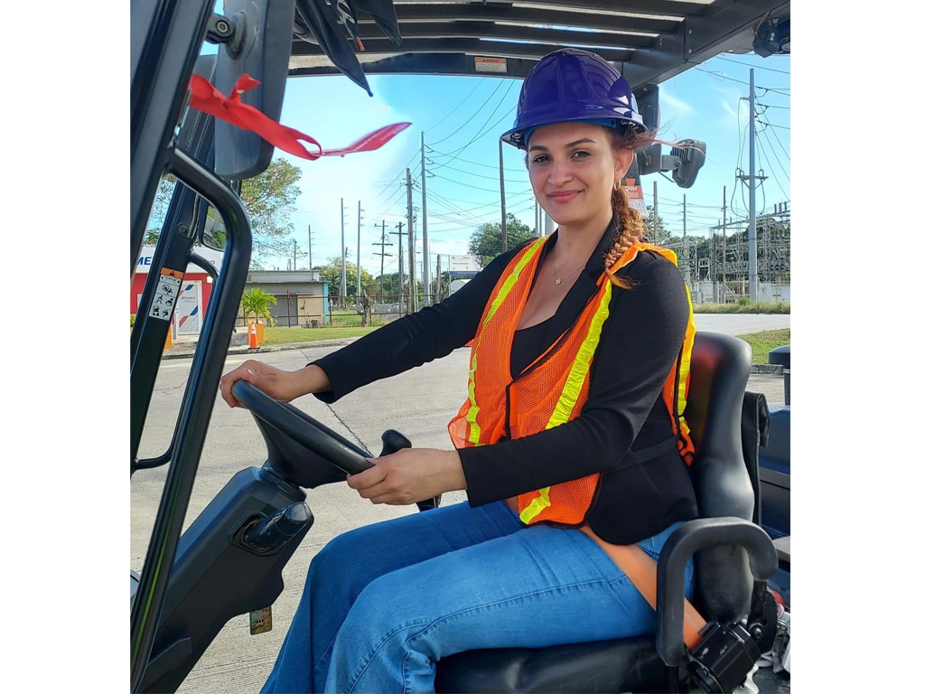 Alianza de Cemex Puerto Rico y United Way Puerto Rico abre oportunidades para mujeres en maquinaria pesada