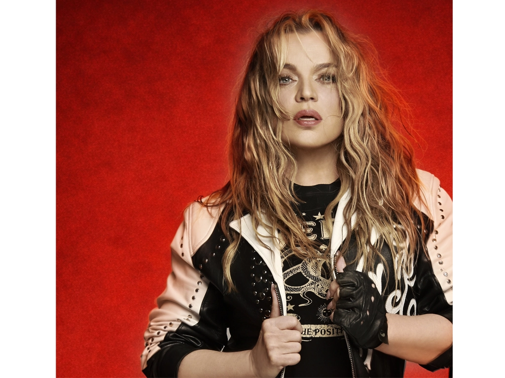 Ednita Nazario regresa con fuerza y presenta su nuevo sencillo