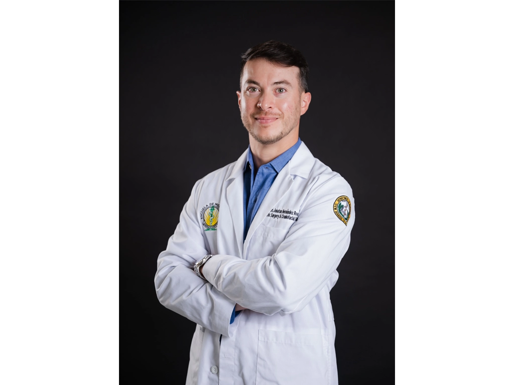 Médico puertorriqueño realiza cirugías de alto nivel para tratar craneosinostosis en bebés en Puerto Rico