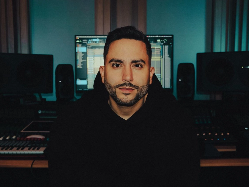 El boricua Marcos Sánchez, Ganador del Latin Grammy, trae a la Isla proyectos de Feid, Luis Fonsi, Luis Enrique y Ednita Nazario