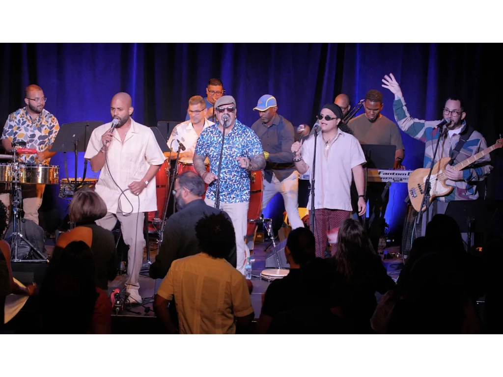 Georgia baila al ritmo de Plena Libre