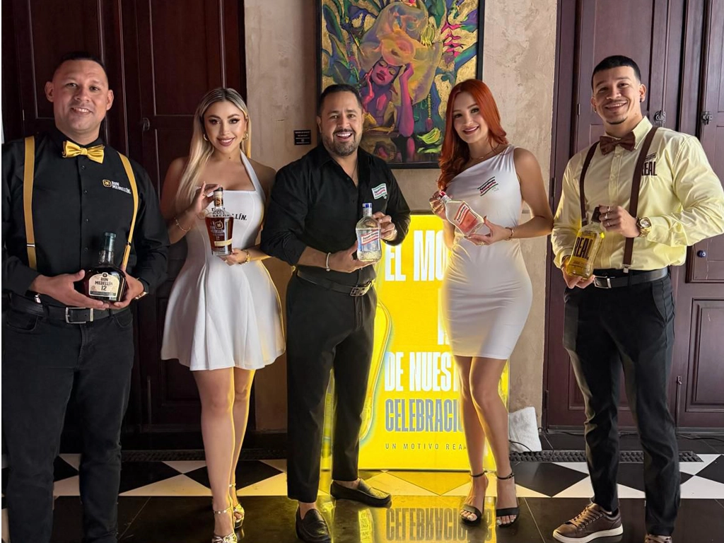 El sabor y cultura de Colombia inicia sus pasos en Puerto Rico con Aguardiente Antioqueño y Ron Medellín