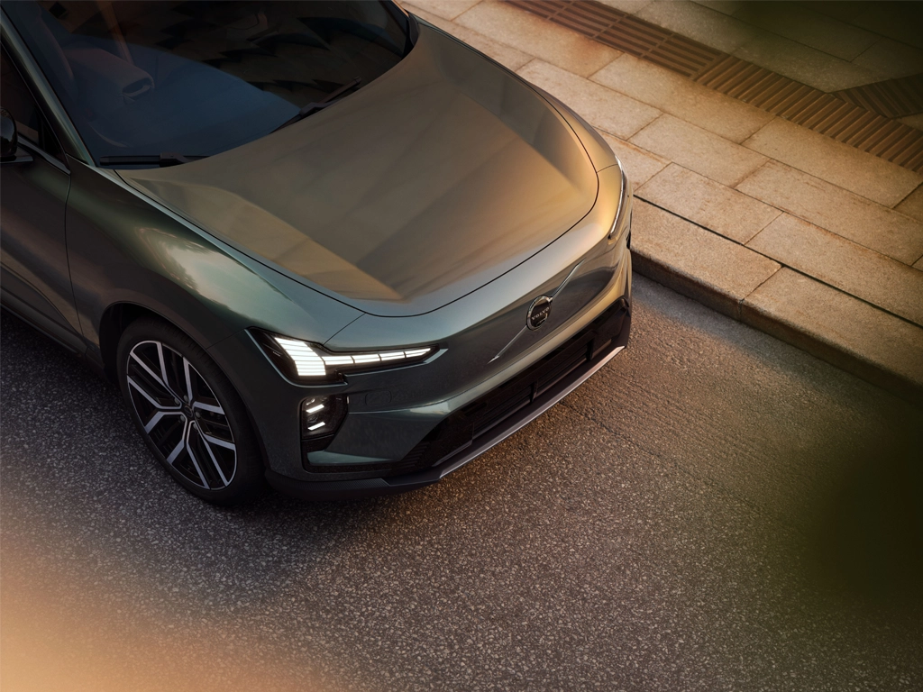 El nuevo Volvo EX60 totalmente eléctrico, un auto con el que puedes conversar de manera natural