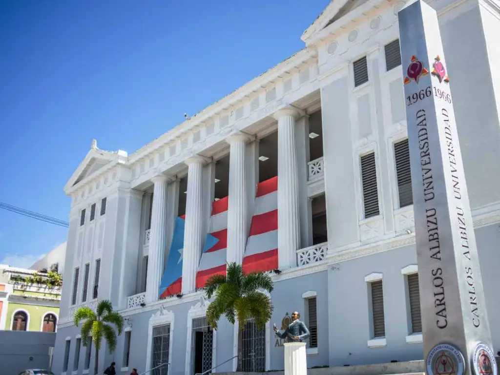 Universidad Albizu despliega ayuda psicológica para venezolanos en Puerto Rico y prepara misión humanitaria a Venezuela