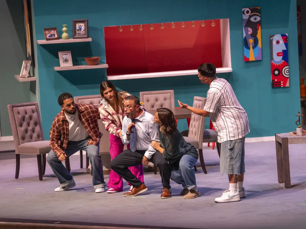 Se abren nuevas funciones de la comedia “Qué Loca Familia”